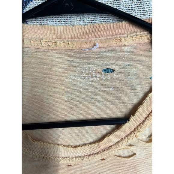 The Mountain Native American Wolves Graphic Tee Distressed L Vintage 2000s - Picture 4 of 5